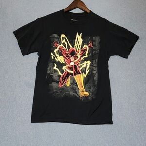 Justice League Flash tee shirt. Size small